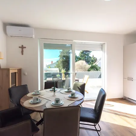 Bevanda Apartment Novalja